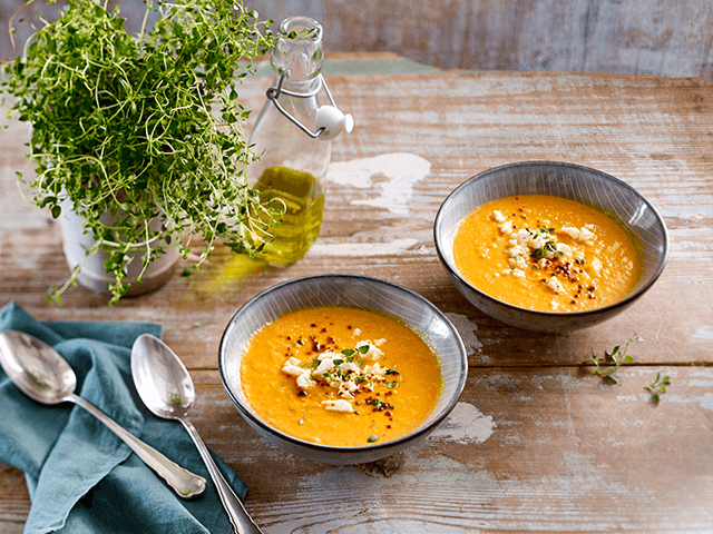 Tomatensuppe mit gegrillter Paprika und Feta