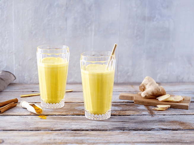 Golden Latte im Glas
