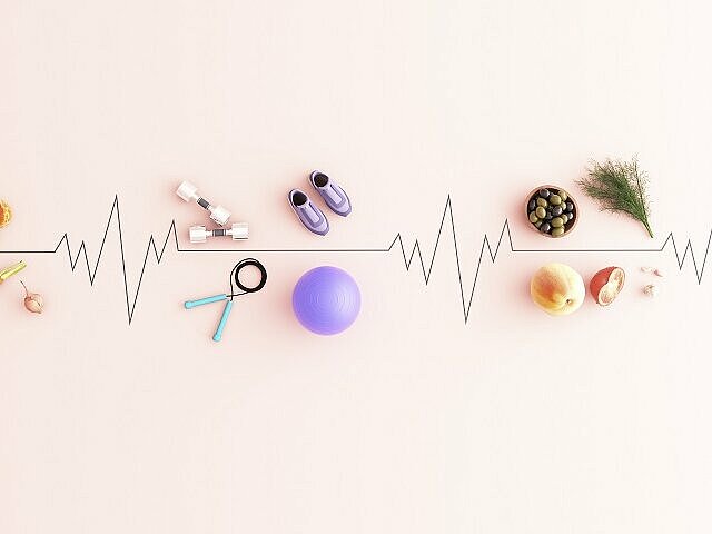 Der Glukose-Trick wird symbolisiert durch ein Kardiogramm, um das Sportgeräte und gesunde Lebensmittel platziert sind